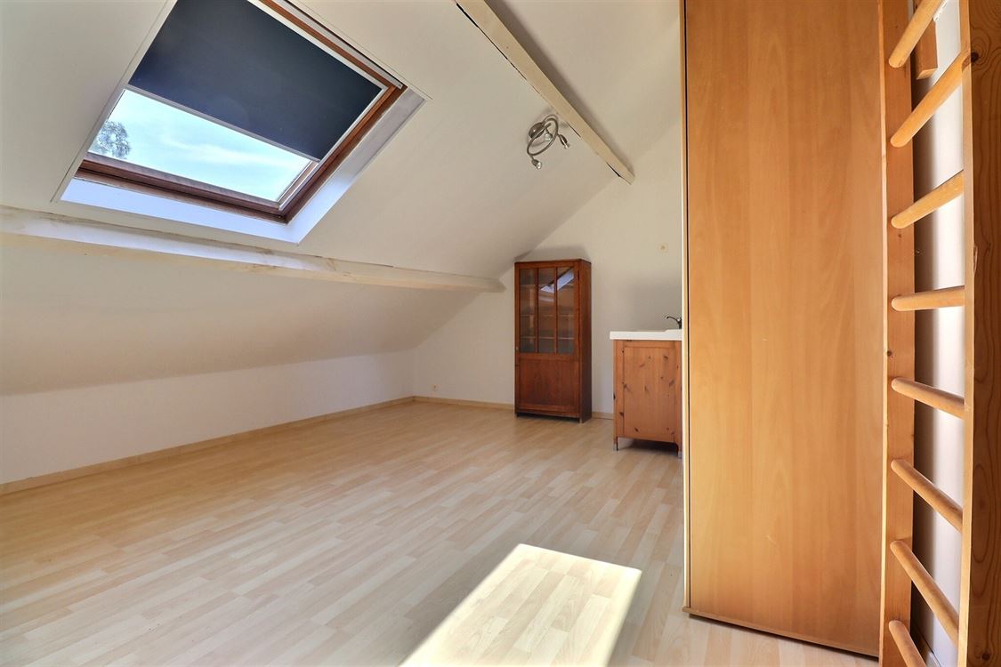 Villa/maison/ferme à FURNAUX (5 chambres)