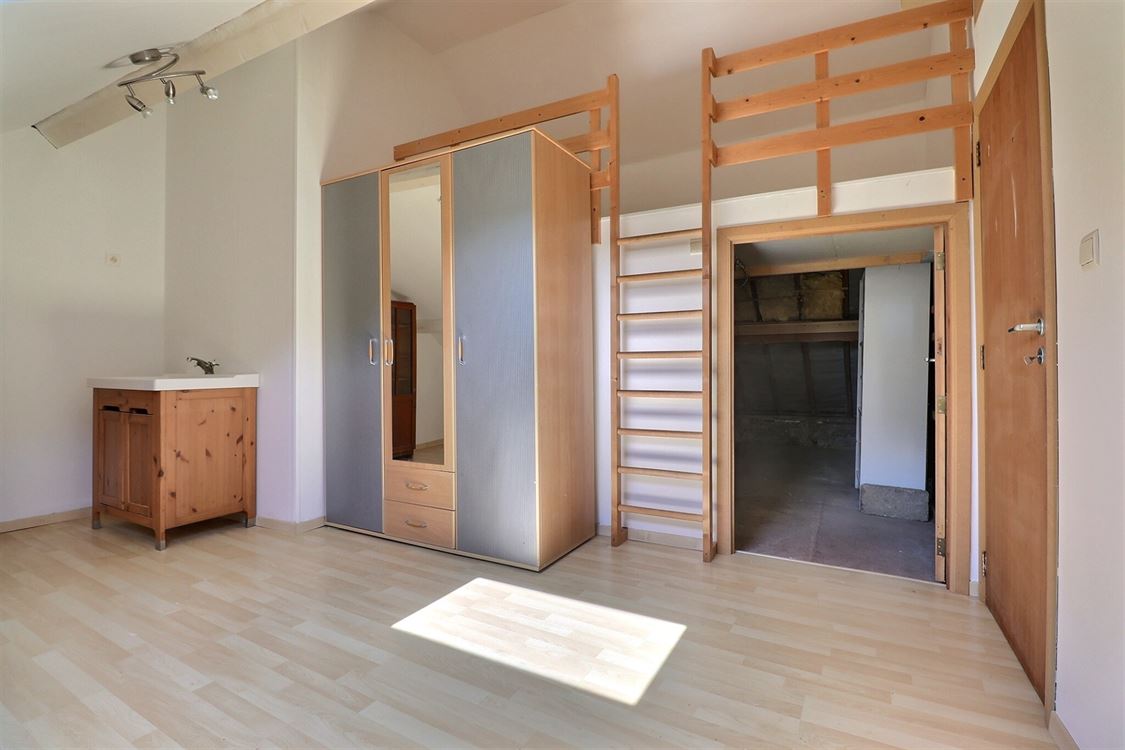 Villa/maison/ferme à FURNAUX (5 chambres)