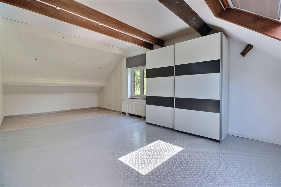 Villa/maison/ferme à FURNAUX (5 chambres)