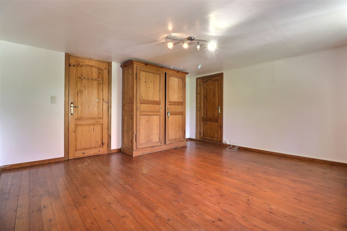Villa/maison/ferme à FURNAUX (5 chambres)