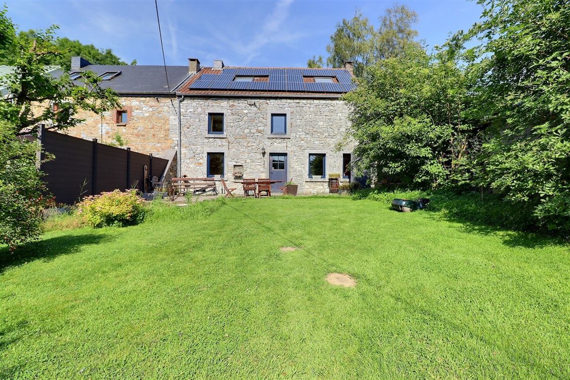 Villa/maison/ferme à FURNAUX (5 chambres)