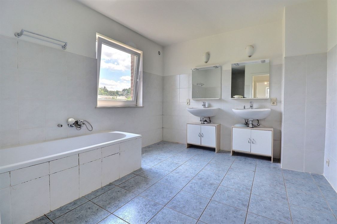 Villa/maison/ferme à WEPION (3 chambres)
