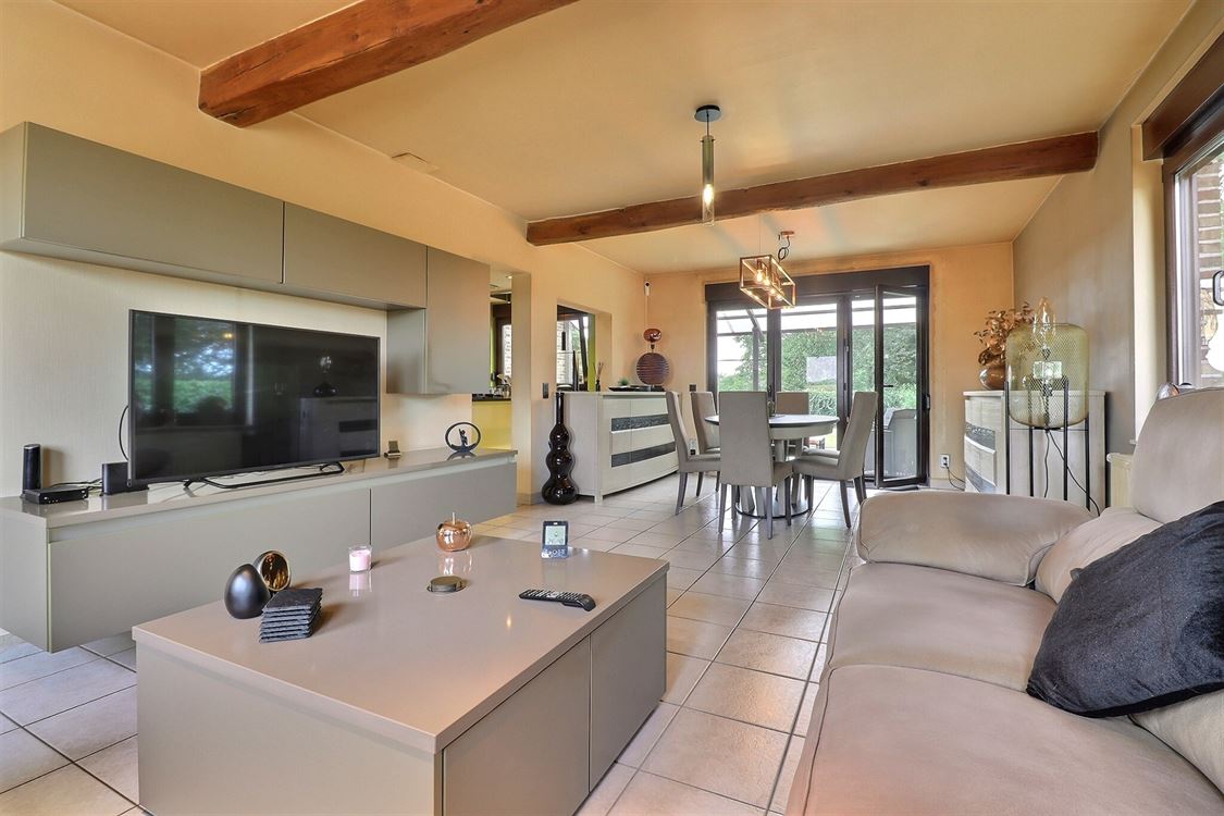 Villa/maison/ferme à BOSSIÈRE (4 chambres)