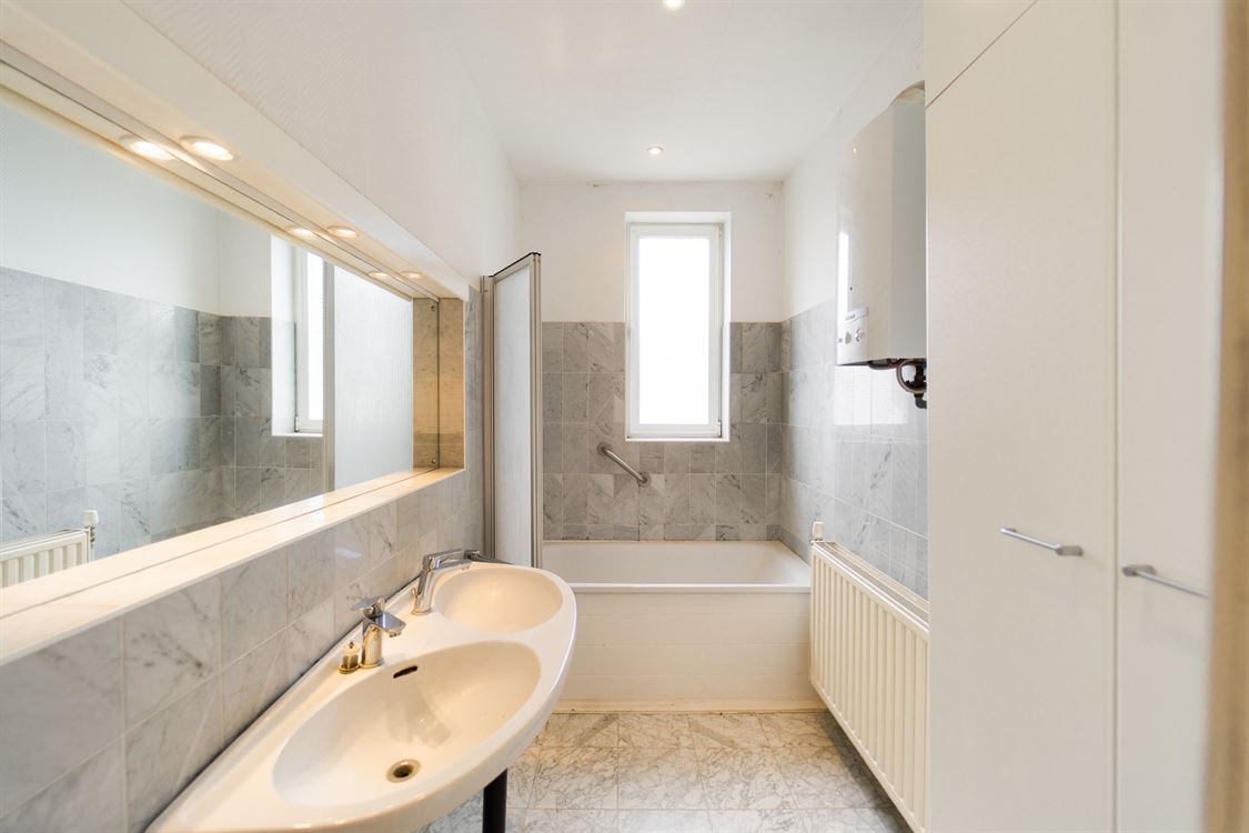 Immeuble de rapport à JAMBES (4 chambres)