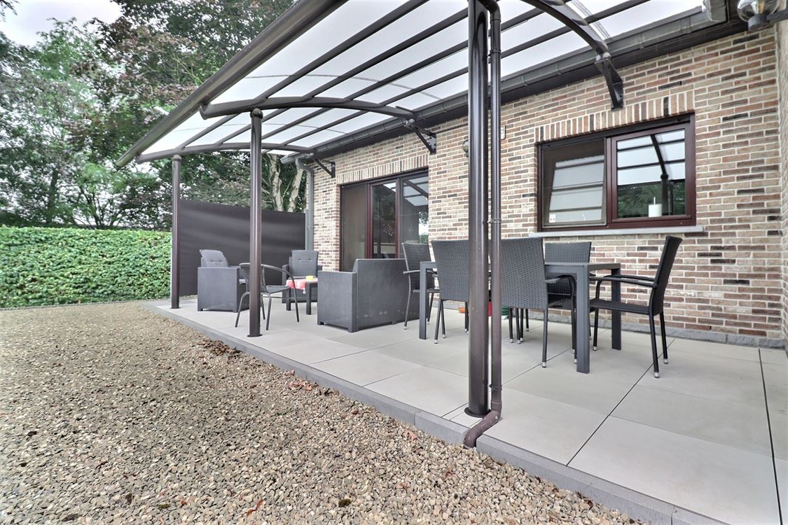 Villa/maison/ferme à BOSSIÈRE (4 chambres)