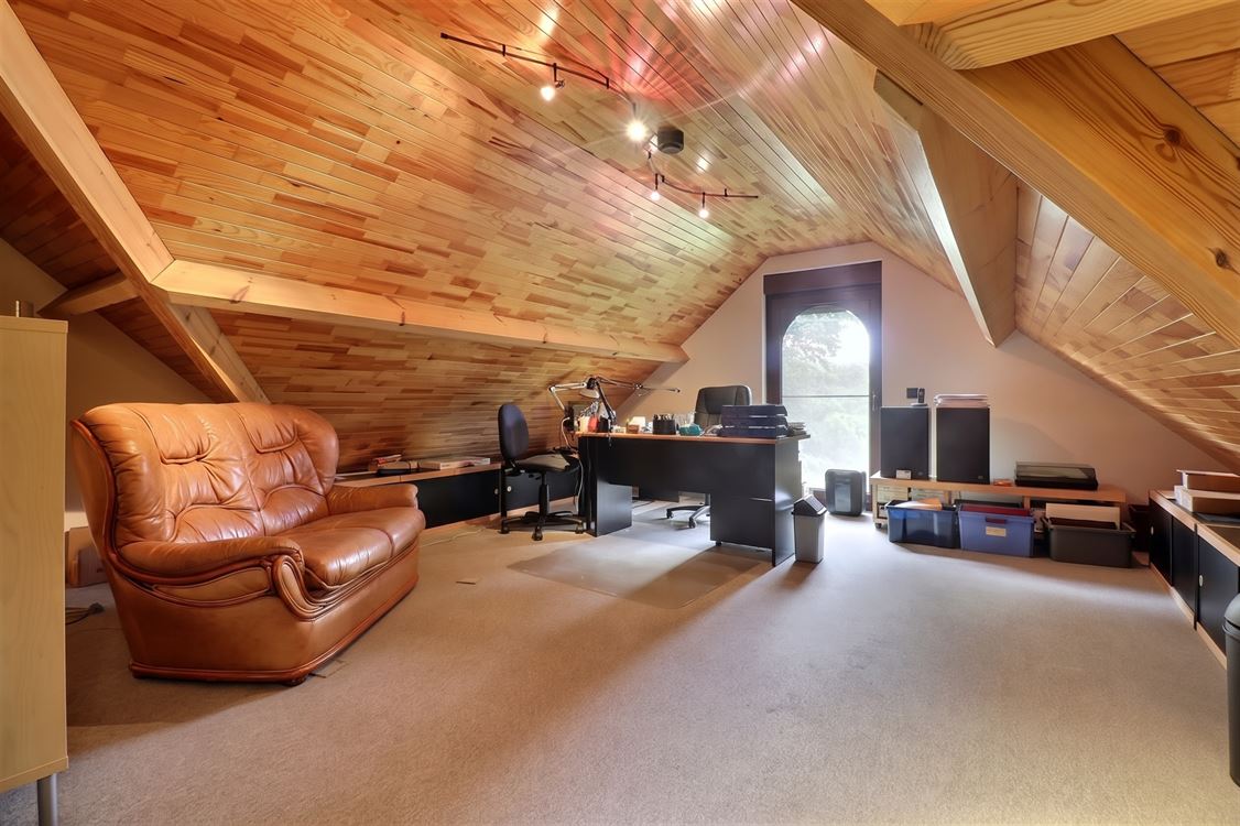 Villa/maison/ferme à BOSSIÈRE (4 chambres)