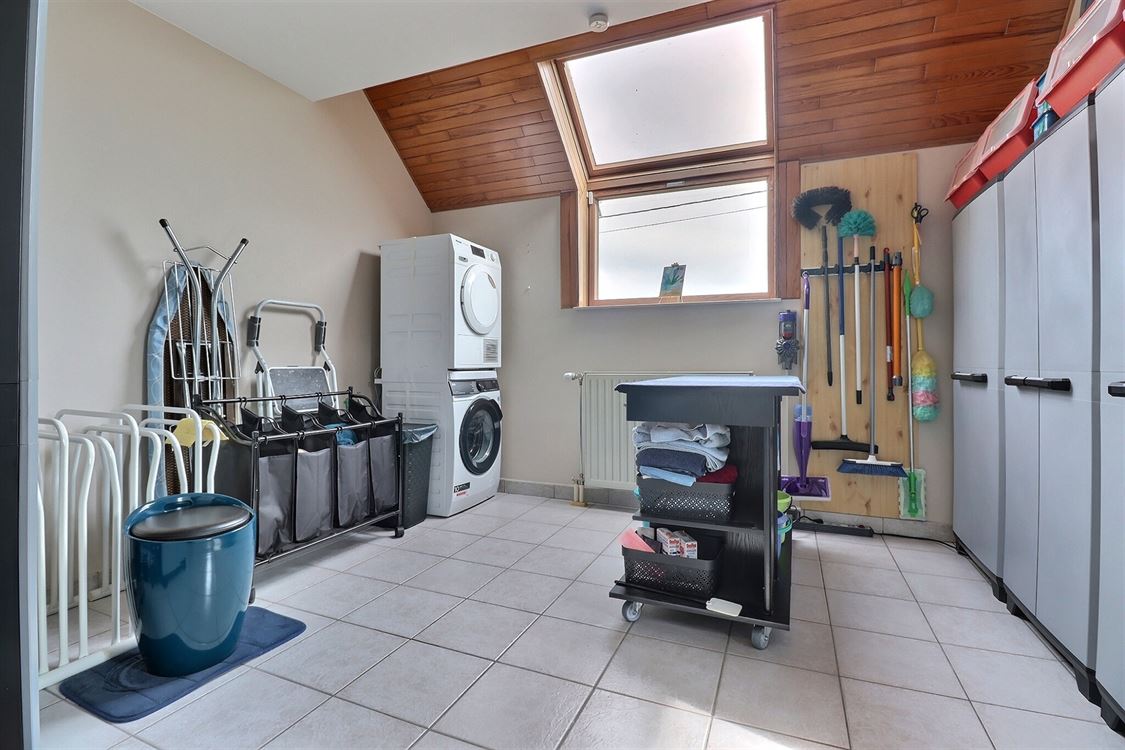 Villa/maison/ferme à BOSSIÈRE (4 chambres)