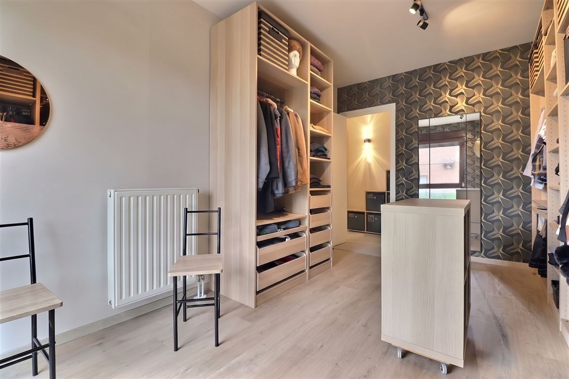 Villa/maison/ferme à BOSSIÈRE (4 chambres)
