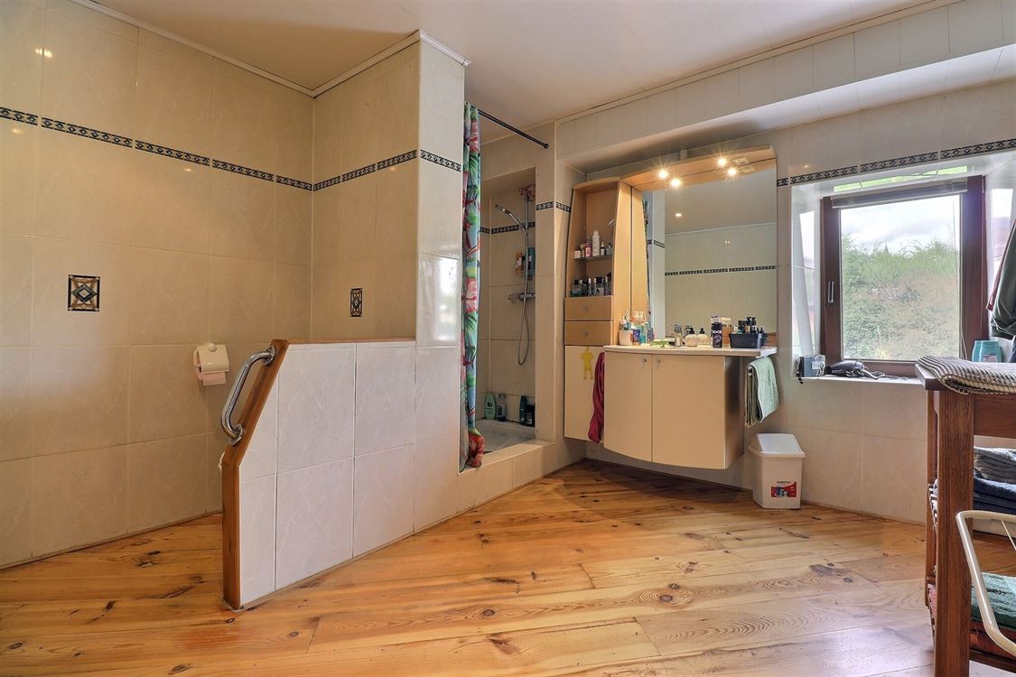 Villa/maison/ferme à FURNAUX (3 chambres)