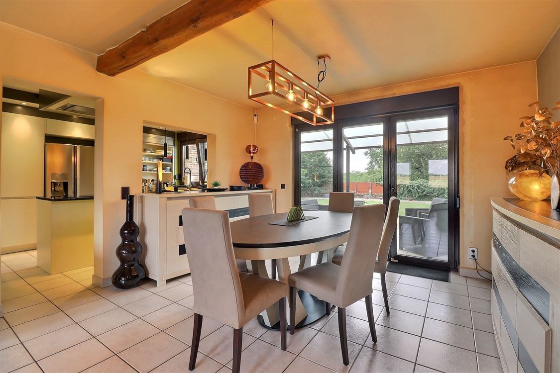 Villa/maison/ferme à BOSSIÈRE (4 chambres)