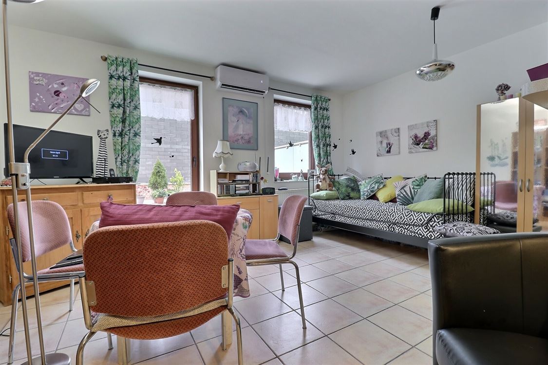 Studio à BOUVIGNES-SUR-MEUSE (0 chambre)
