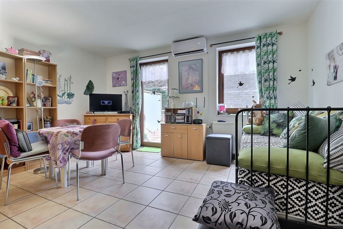 Studio à BOUVIGNES-SUR-MEUSE (0 chambre)