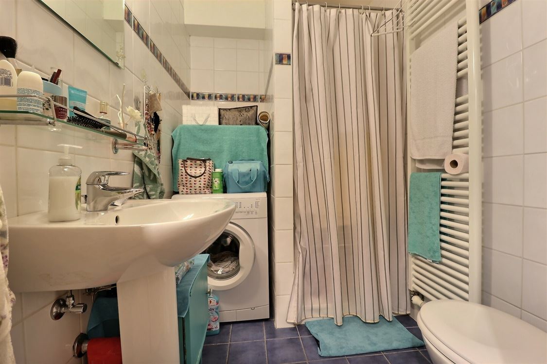Studio à BOUVIGNES-SUR-MEUSE (0 chambre)