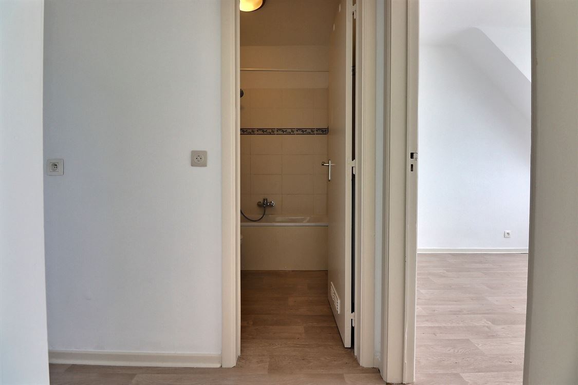 Appartement à JAMBES (1 chambre)