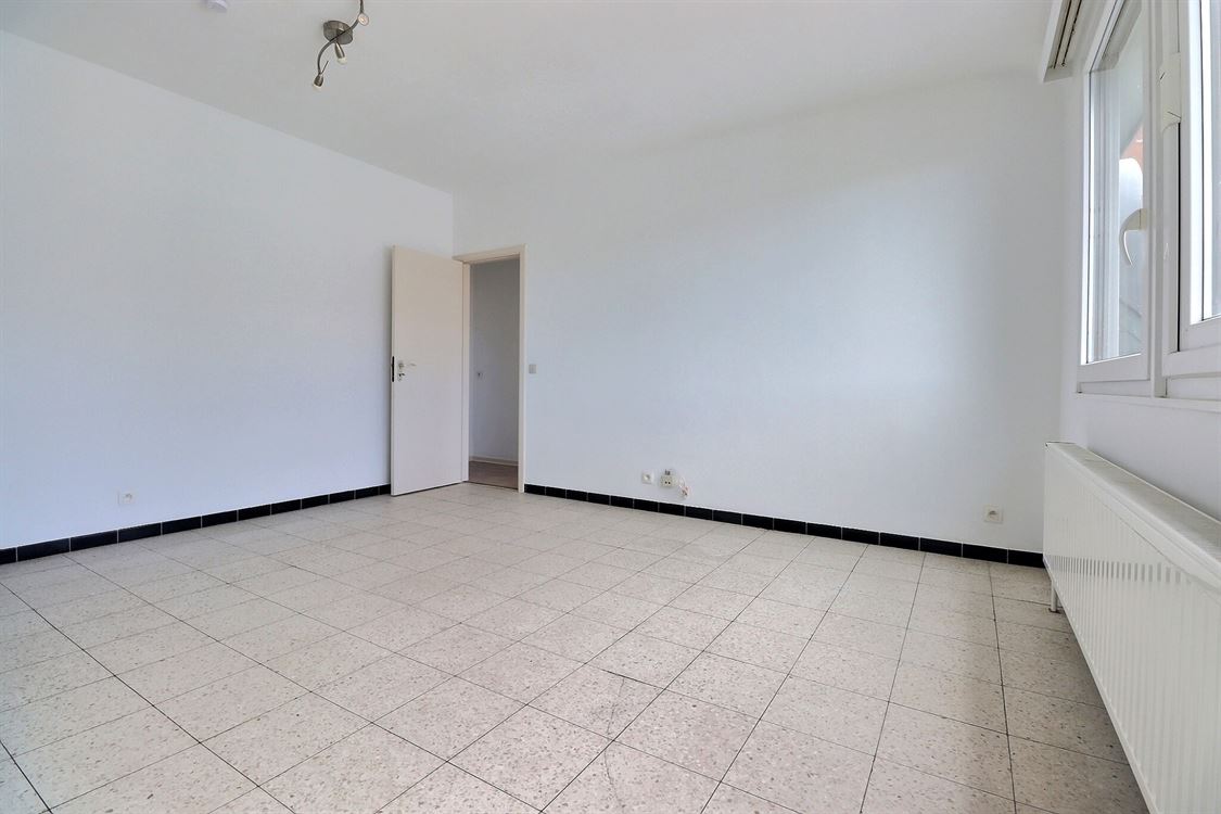 Appartement à JAMBES (1 chambre)