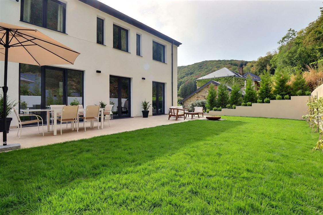 Villa/maison/ferme à PROFONDEVILLE (4 chambres)