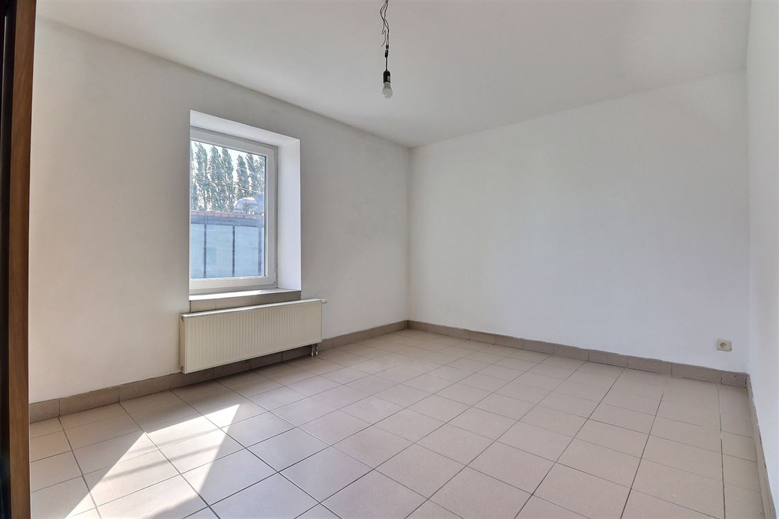 Villa/maison/ferme à METTET (3 chambres)