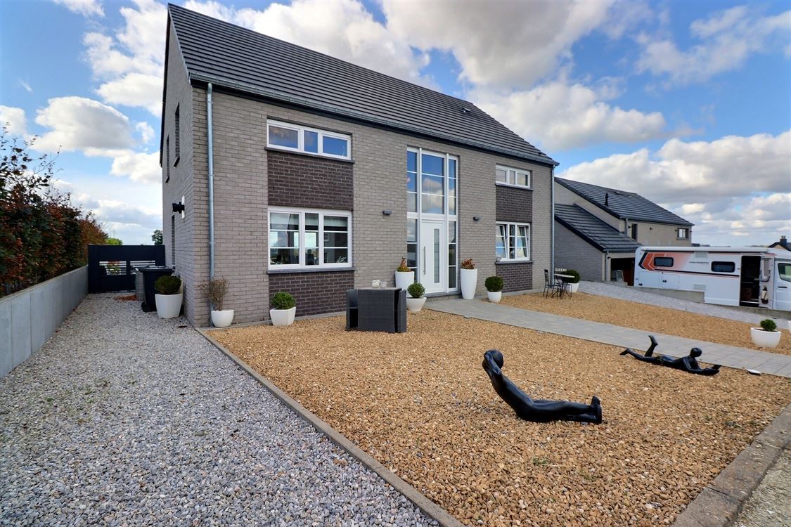 Villa/maison/ferme à CINEY (4 chambres)