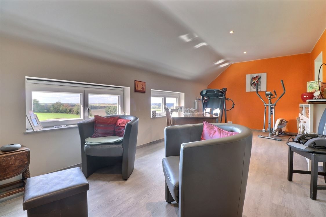 Villa/maison/ferme à CINEY (4 chambres)