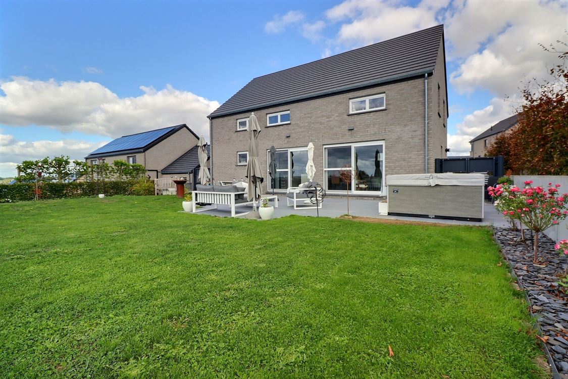 Villa/maison/ferme à CINEY (4 chambres)