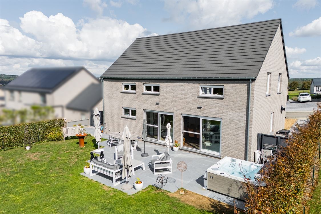 Villa/maison/ferme à CINEY (4 chambres)