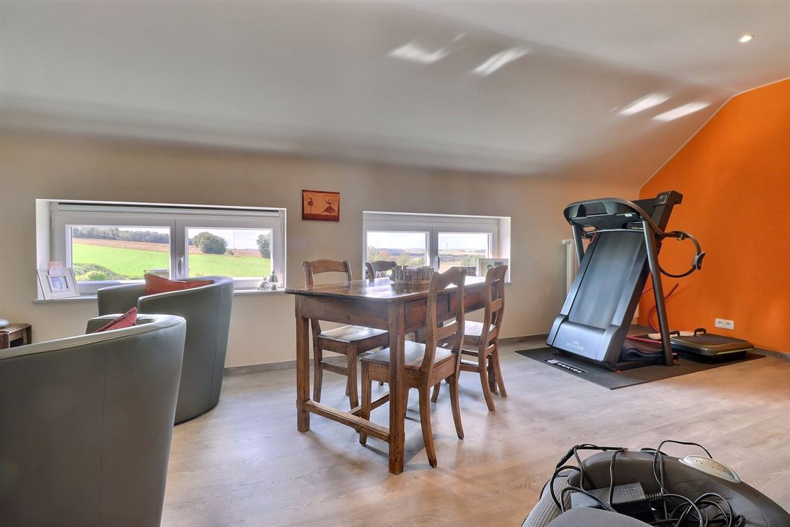 Villa/maison/ferme à CINEY (4 chambres)