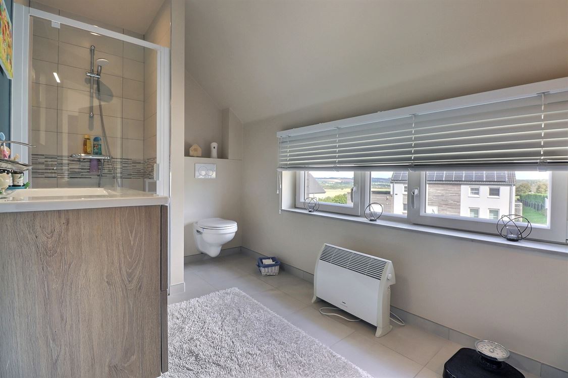 Villa/maison/ferme à CINEY (4 chambres)