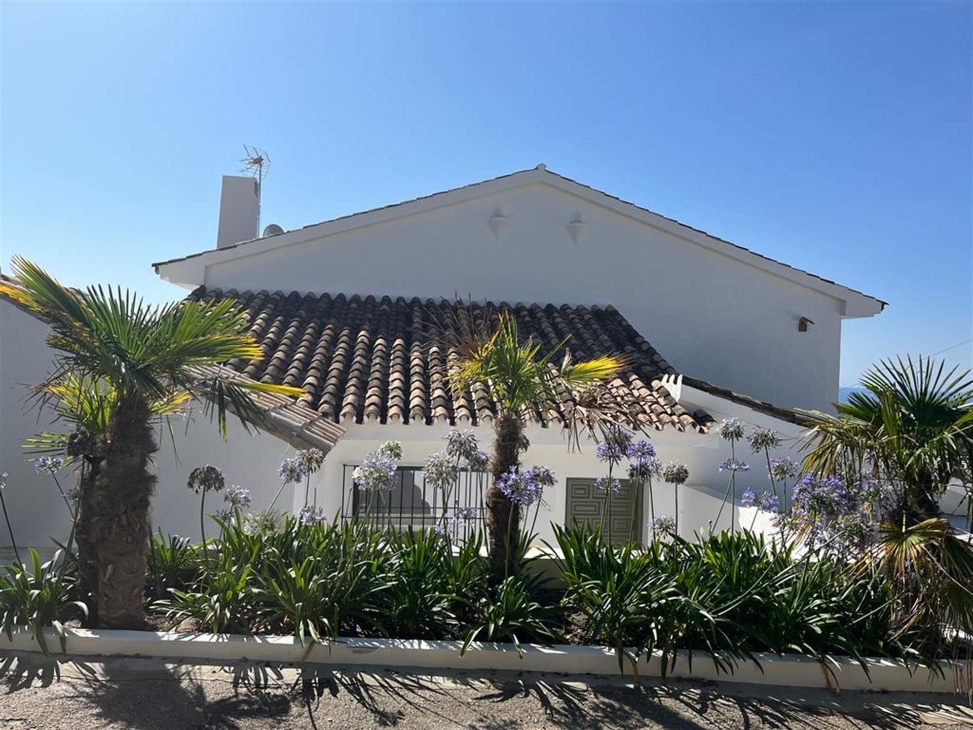 Completely renovated villa with panoramic views