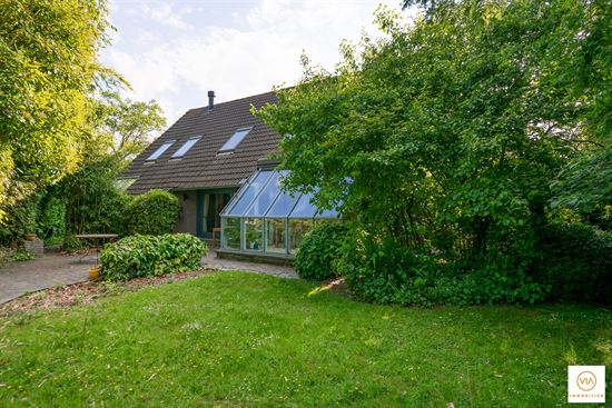 Op te frissen villa op 915 m² grond op topligging!