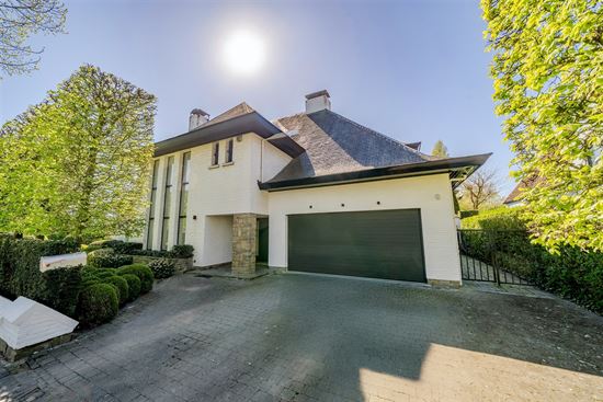 Statige villa op schitterend (te verkavelen) perceel 