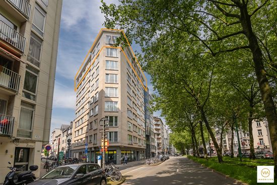 Grote penthouse met 4 slaapkamers en een dressing