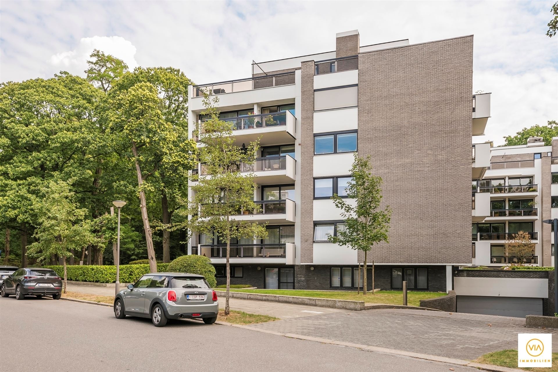 Standingvol app. met 3slk + terras & P