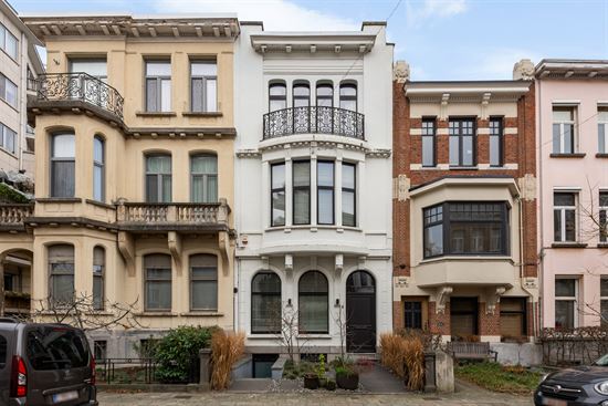 Fraai & volledig vernieuwde woning