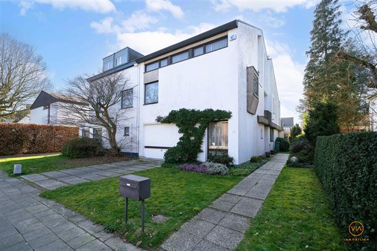 Ideaal gelegen Woning met ruime tuin in de Pulhofwijk