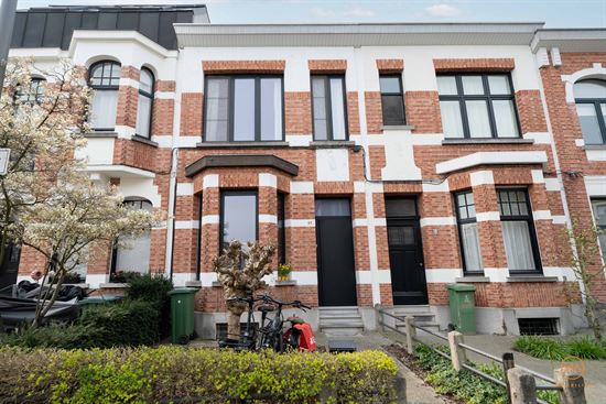 Authentiek gerenoveerde woning in het hart van de Pulhofwijk