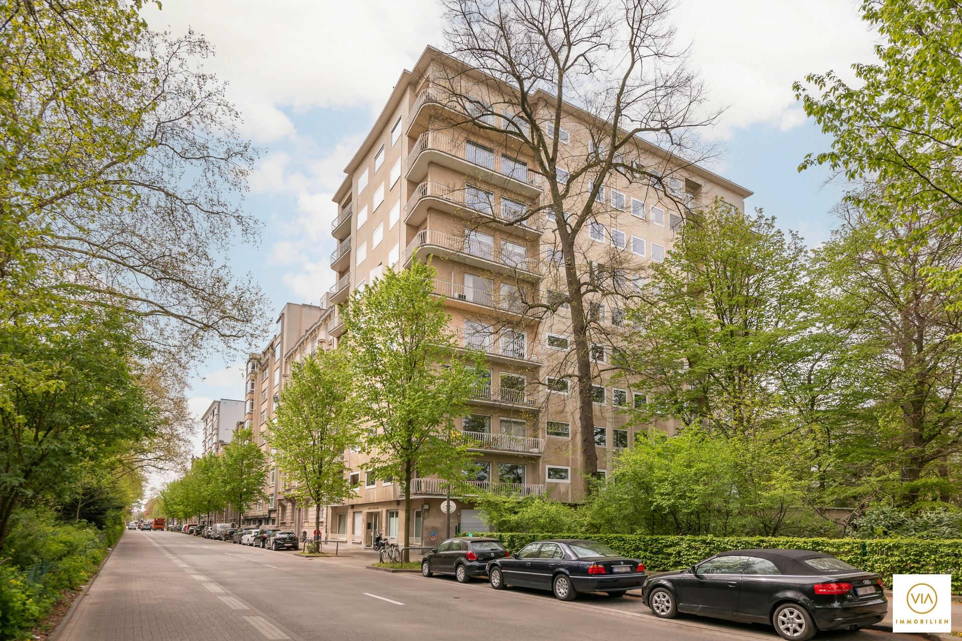 Standingvol app. 150m² aan Harmoniepark