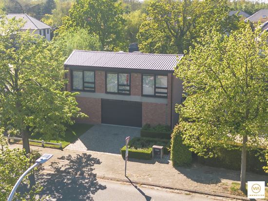 Originele Vintage Woning met 3 SLK, 2 Badk en 2 Buro's