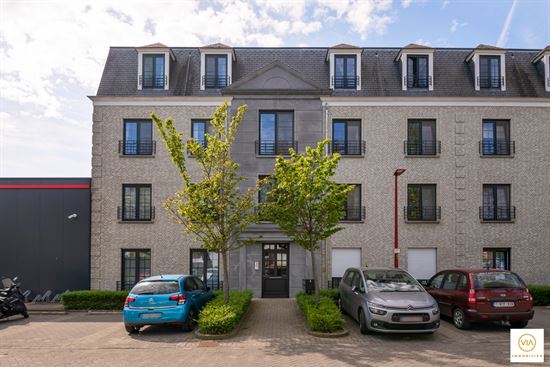 Instapklaar appartement met ruim terras & 2slk