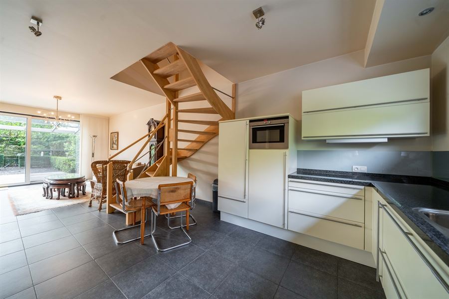 Instapklare woning of duplex met tuin in privatieve woonerf