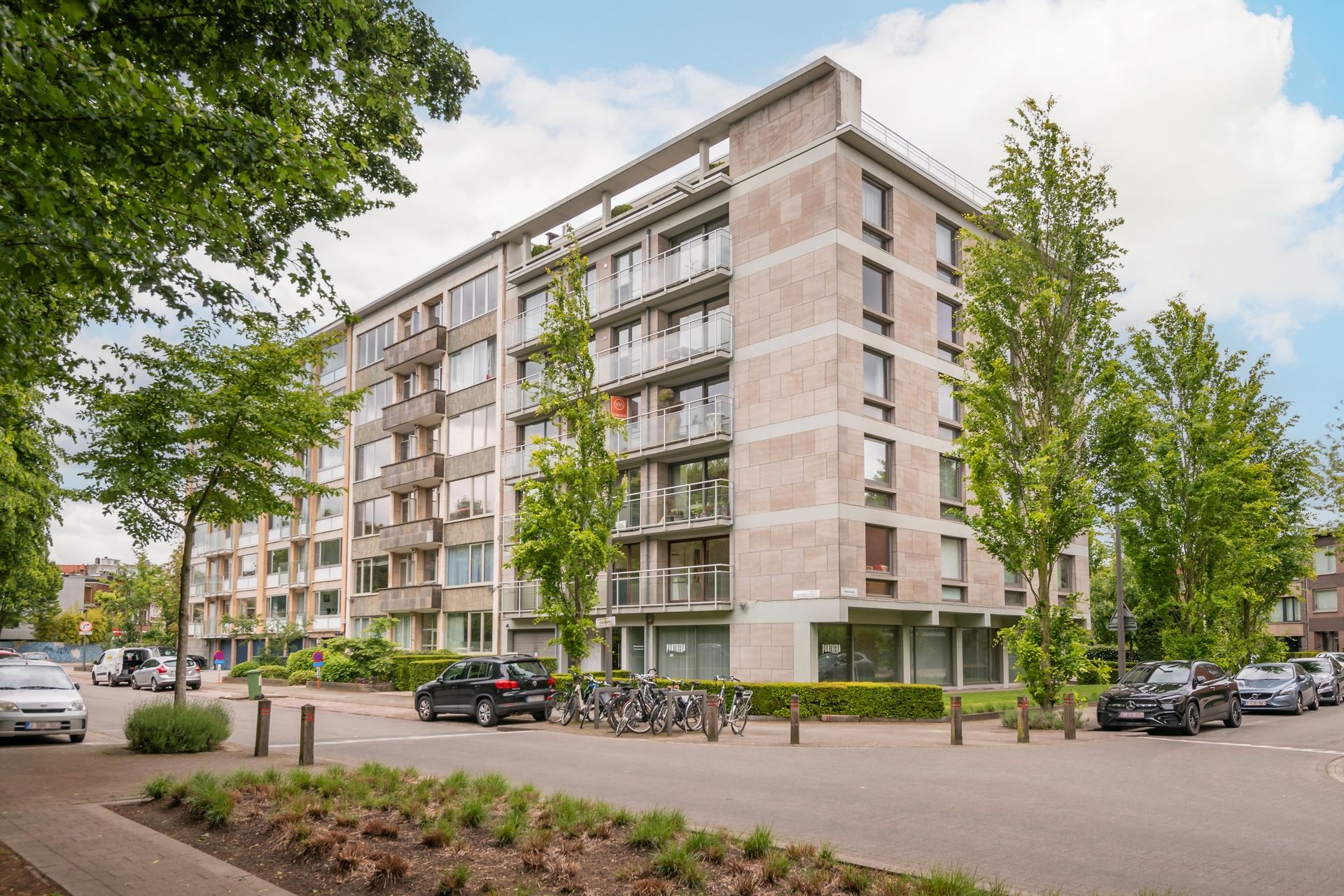 Luxe appartement met 3slk & 2bdkm + P
