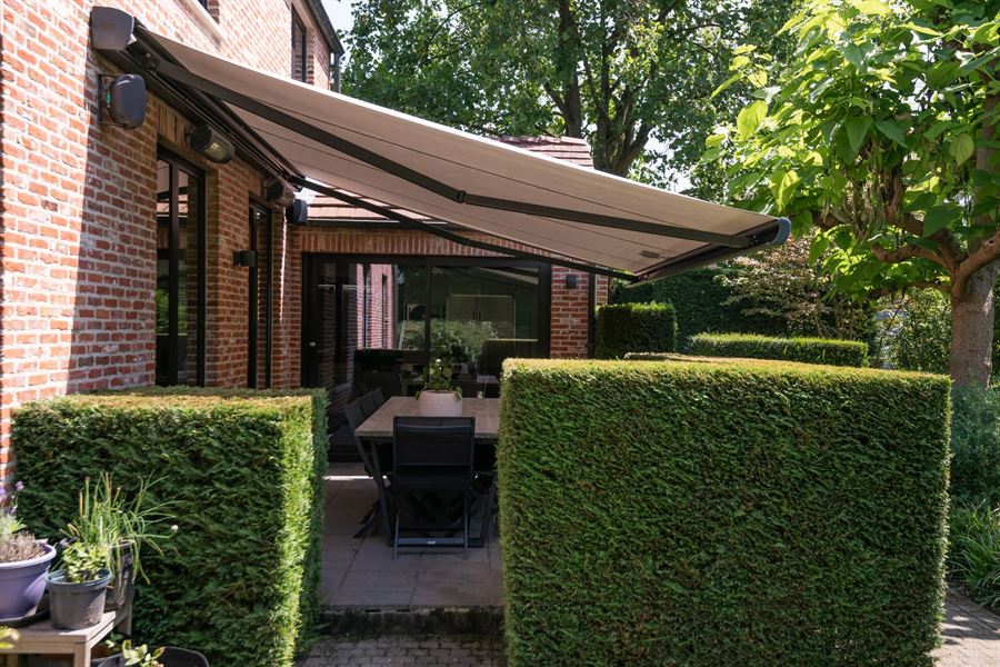 Instapklare villa met 5 slk 3 bdk + Zw tuin