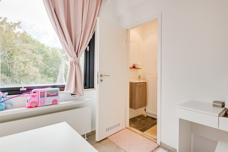 Residentieel gelegen app. met 3slk en 2bdk + P
