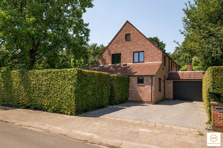 Instapklare villa met 5 slk 3 bdk + Zw tuin