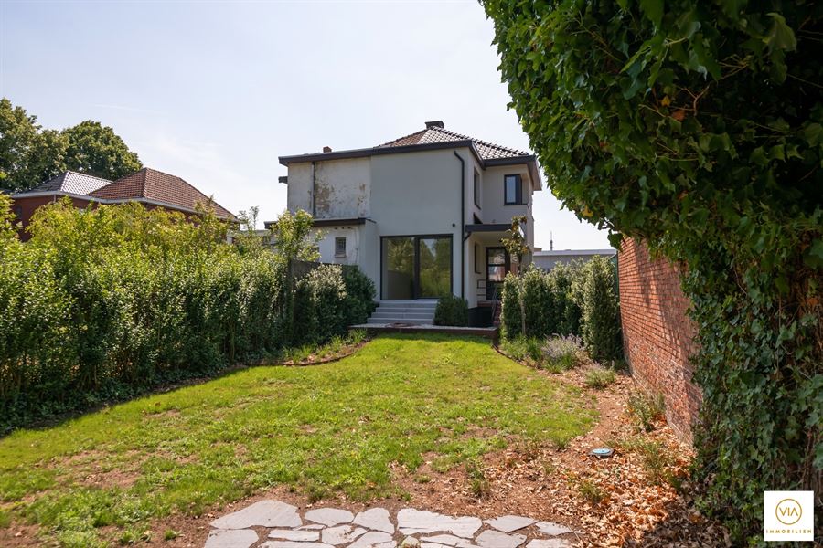 Totaalrenovatie met prachtige architectuur
