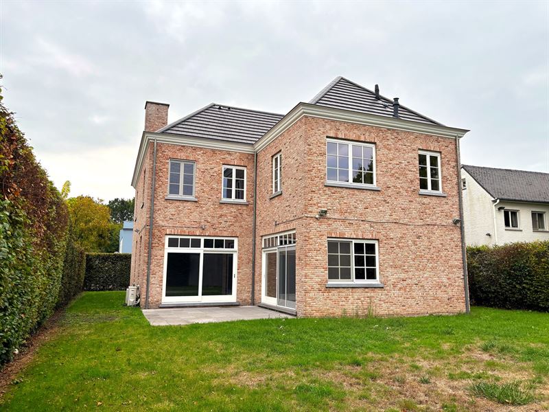 Recente & instapklare villa op een mooi Z-perceel