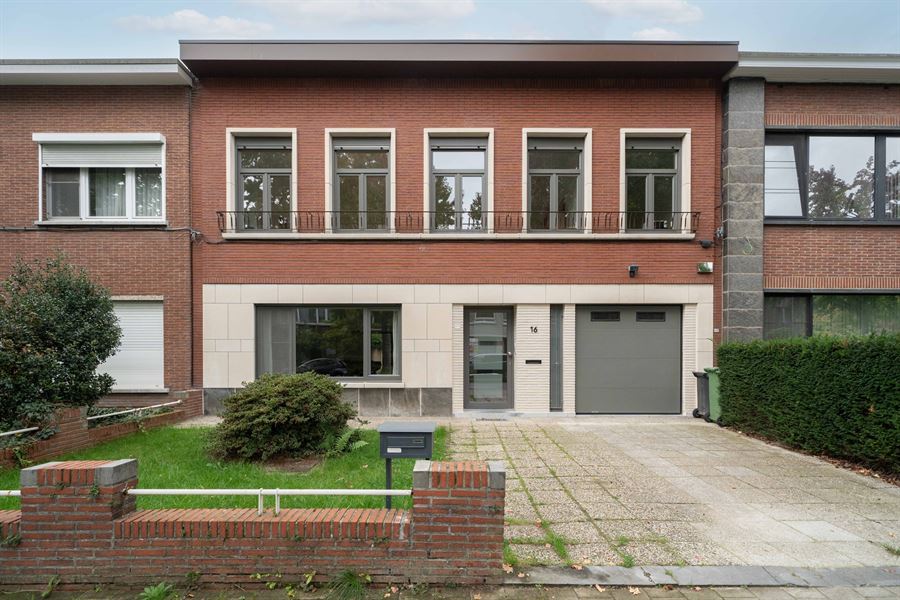 Riante woning met 5slk 3bk + Z-tuin