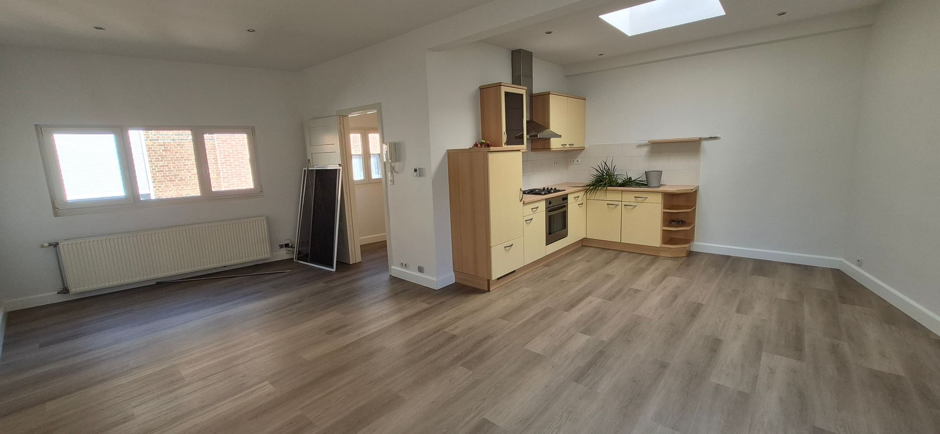 Opgefrist appartement met groot terras in het oude stadscentrum