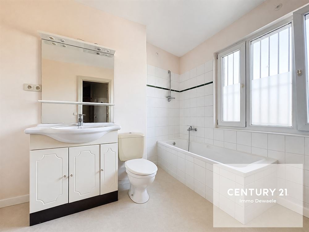 Image 13 : Apartment building IN 6000 CHARLEROI (Belgium) - Price 340.000 &euro;